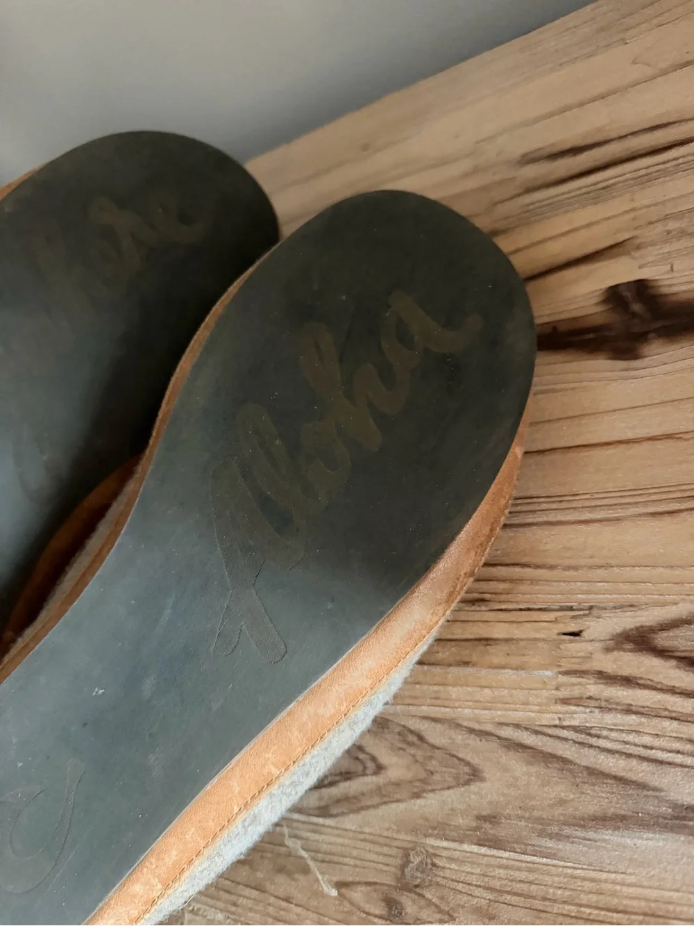 Olukai Moloa Kilohana Wool Lined Rubber Sole Slippers Slides Tan Taupe Size 11
